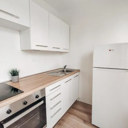 Sanya * Λιουμπλιάνα